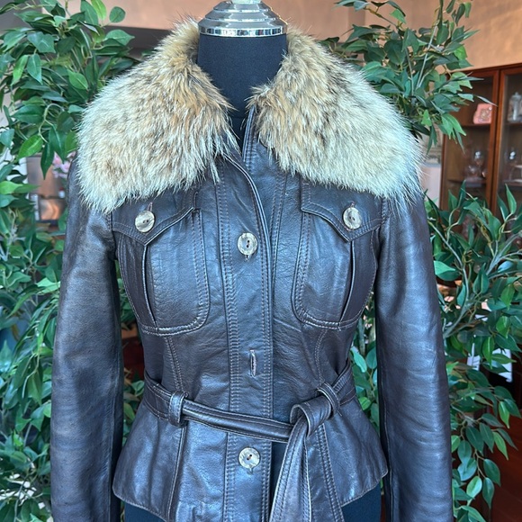 Gorgeous Vintage Size XS Brown Leather Bomber Jacket with Fox Fur Collar & Belt - Picture 2 of 15